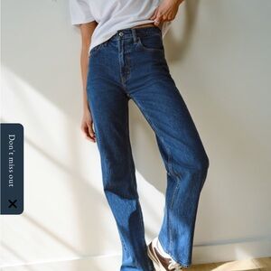 Abercrombie 90s Relaxed Jean, High Rise. 25 Regular